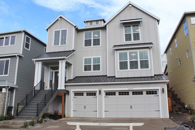 Building Photo - Gorgeous 5 Bedroom Home at Creekview Ridge...