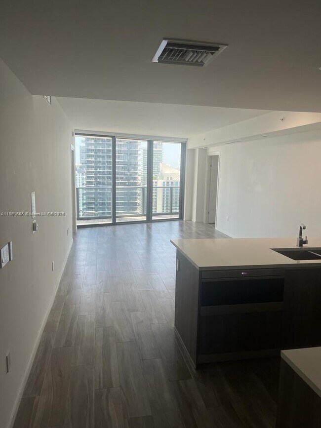 Building Photo - 801 S Miami Ave