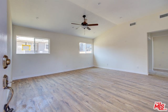 Building Photo - 1025 W 46th St