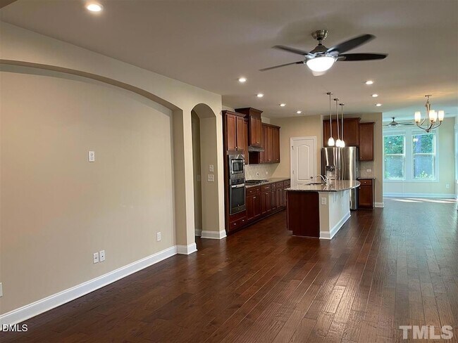 Foto del edificio - 811 Rymark Ct
