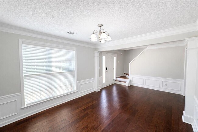 Foto del edificio - 5830 Haterleigh Dr