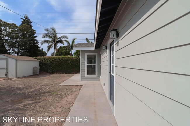 Foto del edificio - 2 br, 1 bath House - 9255 1/2 MAPLE ST
