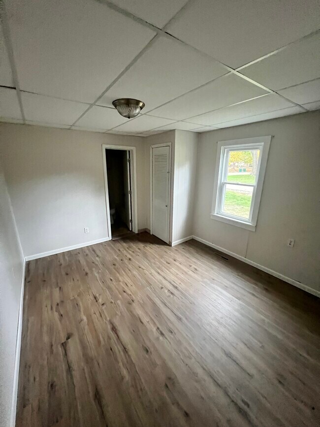 Building Photo - 2901 Pine Ave