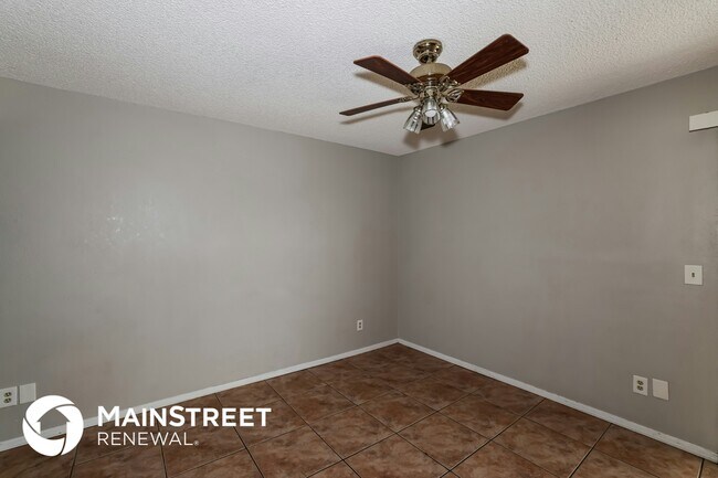 Building Photo - 1109 W Renee Dr