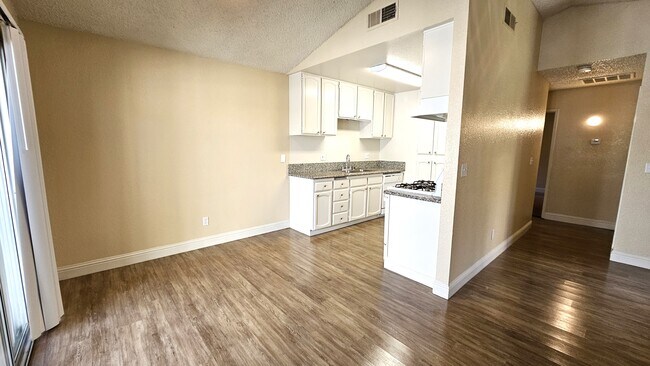 Foto del edificio - Boulder Springs Apartments
