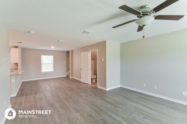 Building Photo - 6123 Lakefront