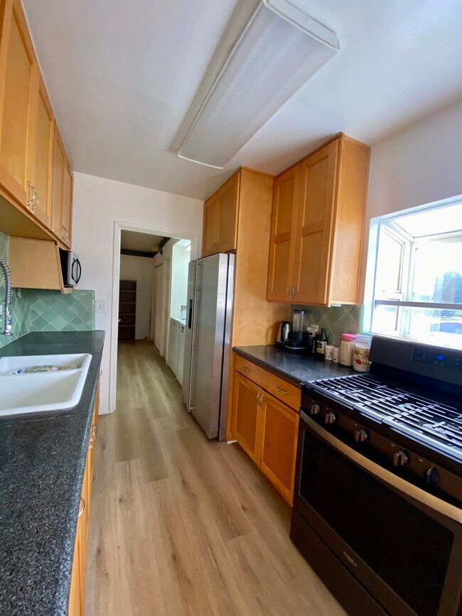 Foto del edificio - 9202 Lemon Ave