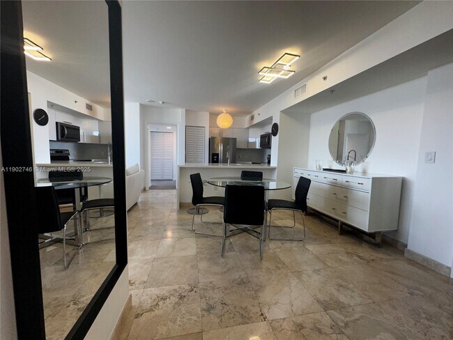 Foto del edificio - 90 Alton Rd