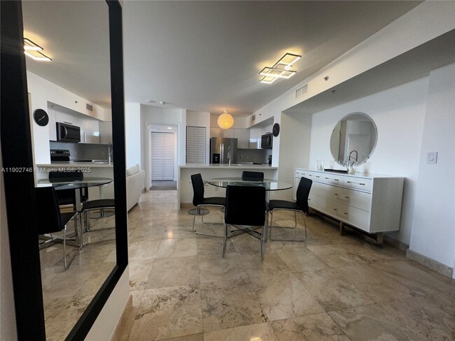 Building Photo - 90 Alton Rd