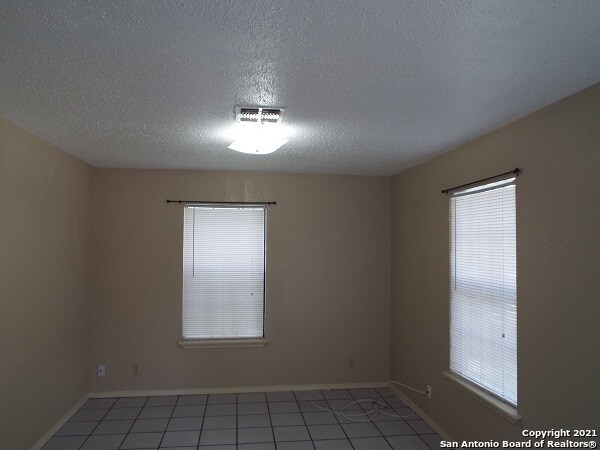 Building Photo - 927 W Formosa Blvd