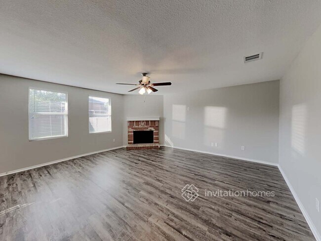 Building Photo - 1503 Honey Bee Ln
