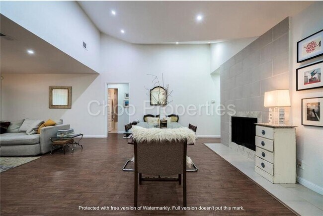 Building Photo - 6117 Reicher Dr