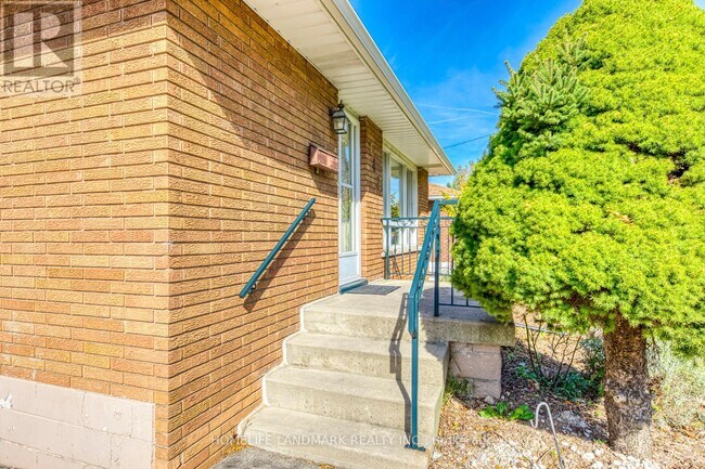 Photo du bâtiment - 146 Manning Ave