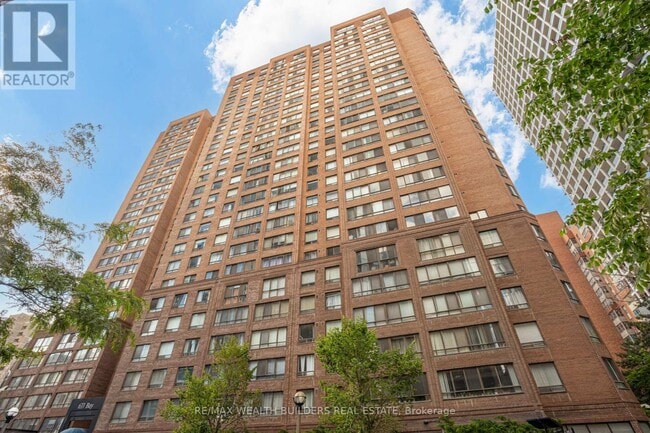 Building Photo - 633 Bay St.