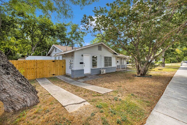 Building Photo - 519 Venice St