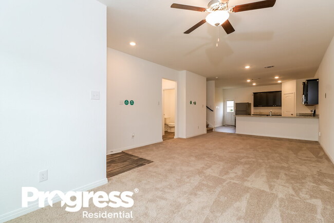 Building Photo - 132 Riverdale Dr