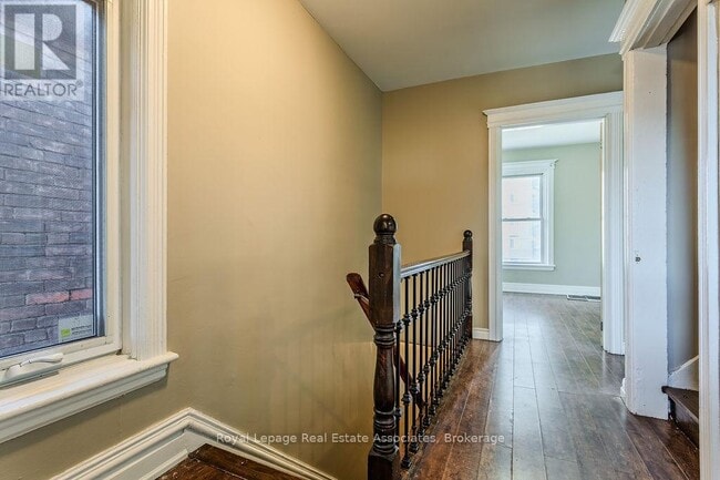 Building Photo - 19 Sanford Ave S