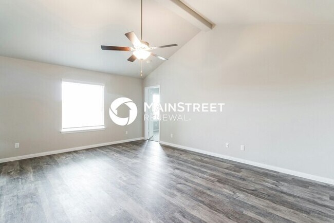 Foto del edificio - 4 Bedroom Pet-Friendly Home in Newcastle, OK with Main Street Renewal