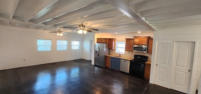 Building Photo - 1576 Avocado Ave