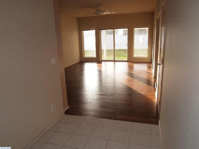 Building Photo - Canyon Lakes Home for Rent