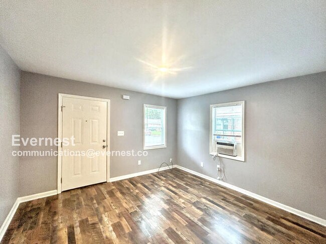 Foto del edificio - 738 N Montgomery St