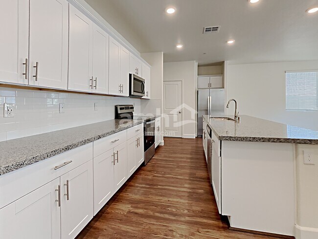 Foto del edificio - 4672 Flaming Ridge Trail