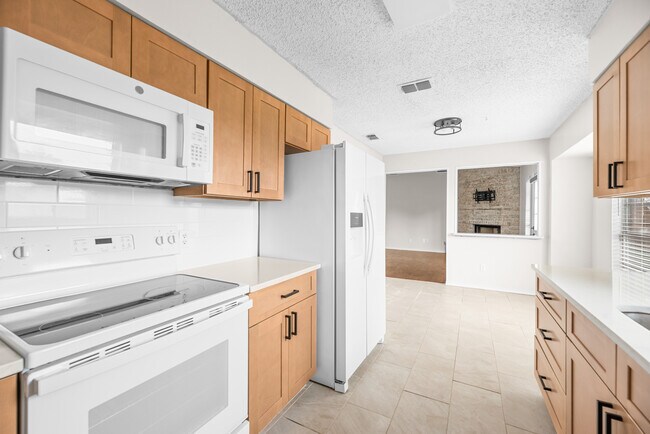 Foto del edificio - 4014 Richwood Cir