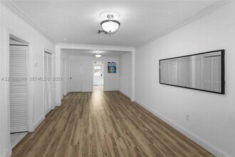 Building Photo - 2530 SW 27th St