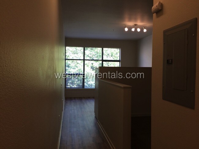 Foto del edificio - 1225 Railroad Ave