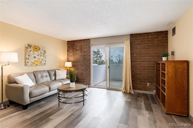 Foto del edificio - 2880 S Locust St