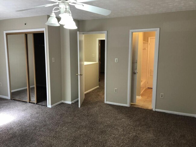 Foto del edificio - 4922 Wealding Way