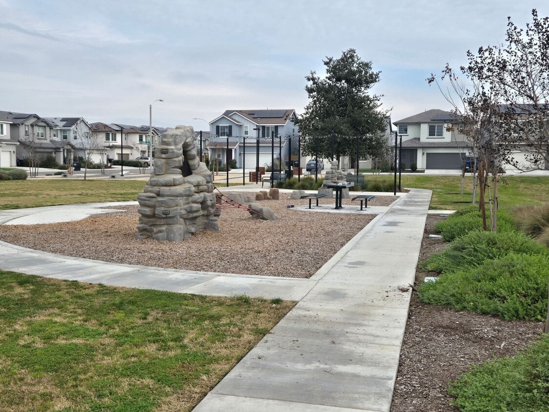 Foto del edificio - Home For Rent