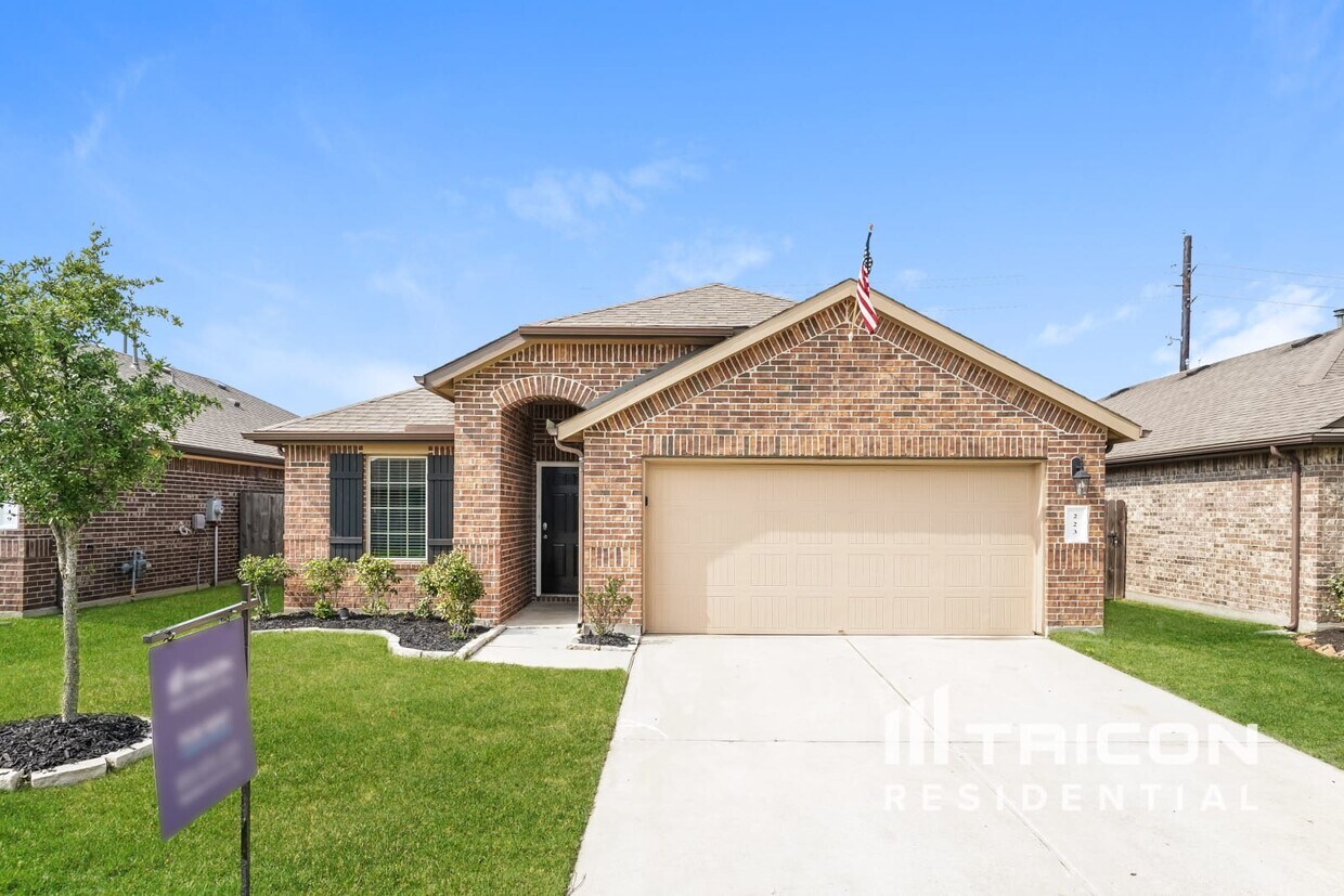 Foto principal - 223 Ashley Falls Ln