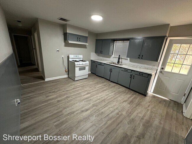 Foto del edificio - 3 br, 1 bath House - 3028 Norman Pl