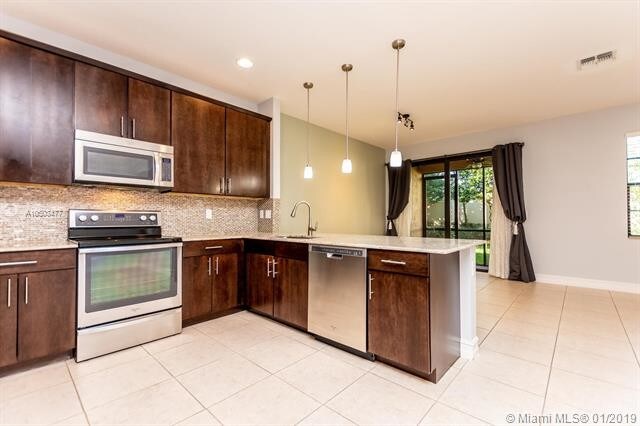 Primary Photo - 131 W Riverwalk Cir W