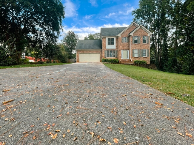 Huge Driveway - 330 Fountainmist Trail