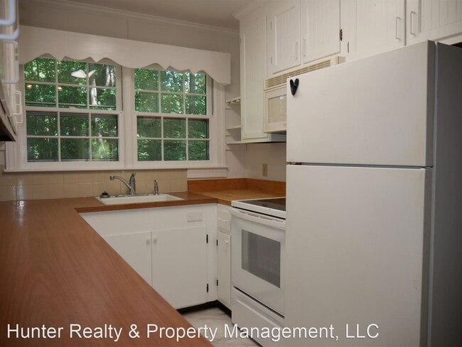 Building Photo - 2 br, 2 bath House - 2670 Bluebird Lane