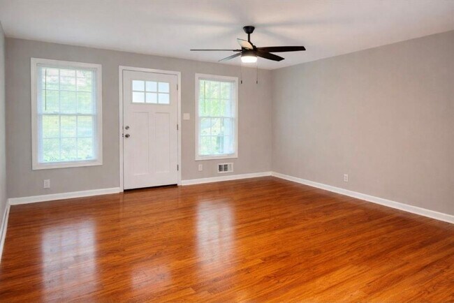 Building Photo - 1551 Pine Glen Cir