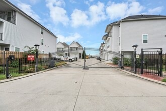 Building Photo - 1805 Napa Creek Ln