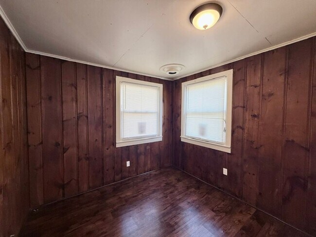 Foto del edificio - 4 Bedroom Single Family Home in West Haven