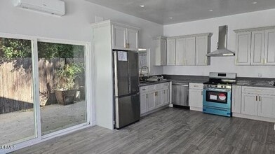 Building Photo - 214 Valle Vista Ave