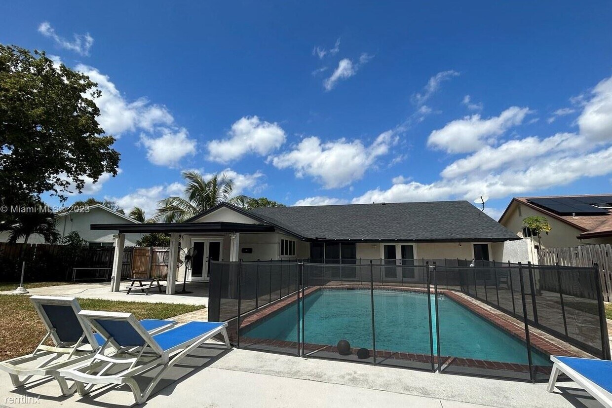 Primary Photo - 4 br, 2 bath House - 9350 NW 34th Ct