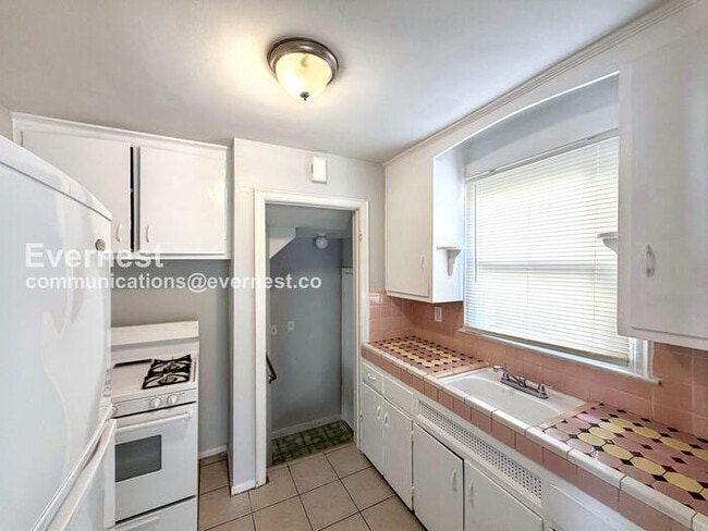 Foto del edificio - 19657 Caldwell St