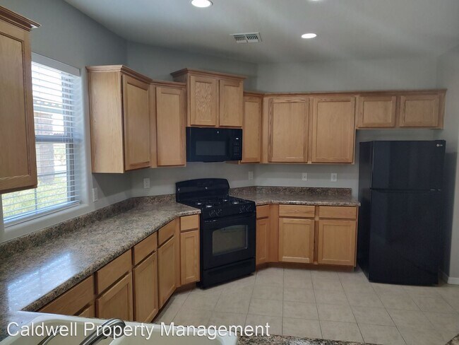 Foto del edificio - 3 br, 2 bath House - 227 E. Carob Dr.