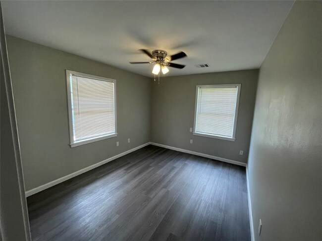 Building Photo - 1904 11th St