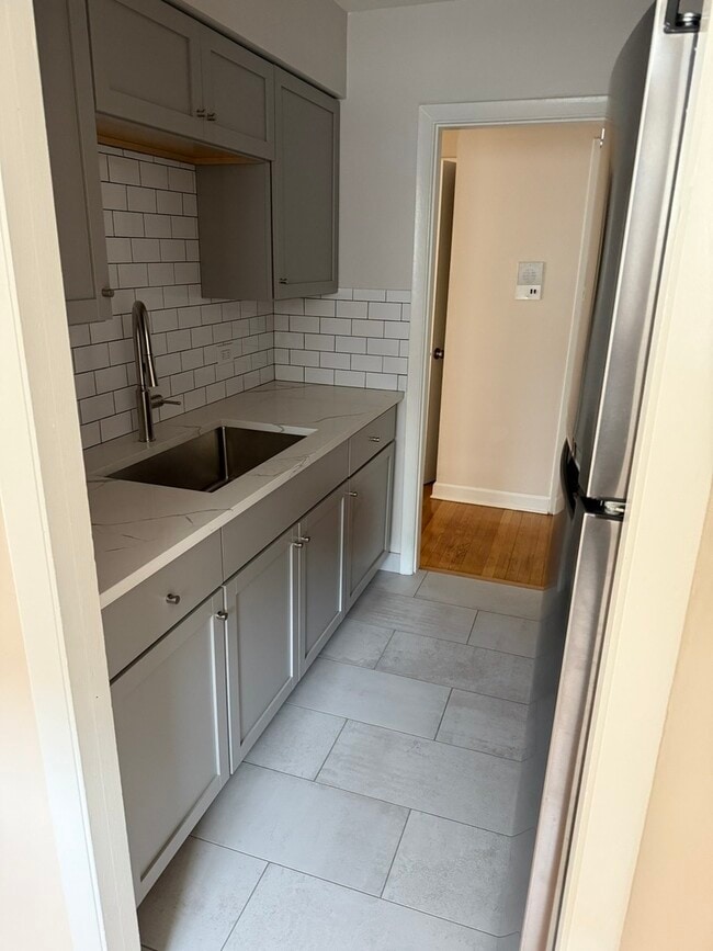 Foto del edificio - 3852 N Elston Ave