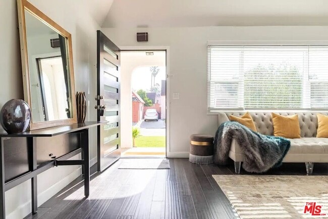 Foto del edificio - 1207 Reynolds Dr