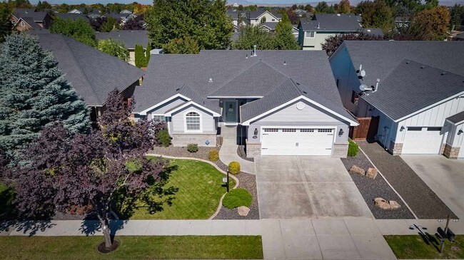Building Photo - 1722 W Eagle Mountain Dr