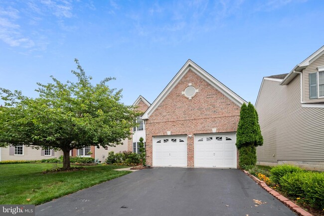 Building Photo - 38 Lockwood Dr