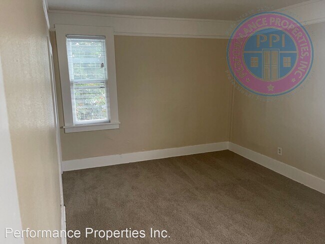 Building Photo - 3 br, 2 bath House - 4624 NE Cleveland Avenue